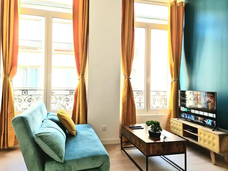 Apartment Le Cosy Central Moderne Et Chaleureux Saint-Etienne  France